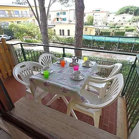 酒店 Bilocali Delfino - Spazi Esterni, Aria Condizionata E Posto Auto 3*